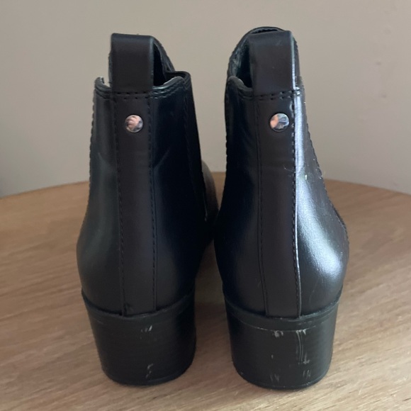 Woman’s black booties - Picture 2 of 6